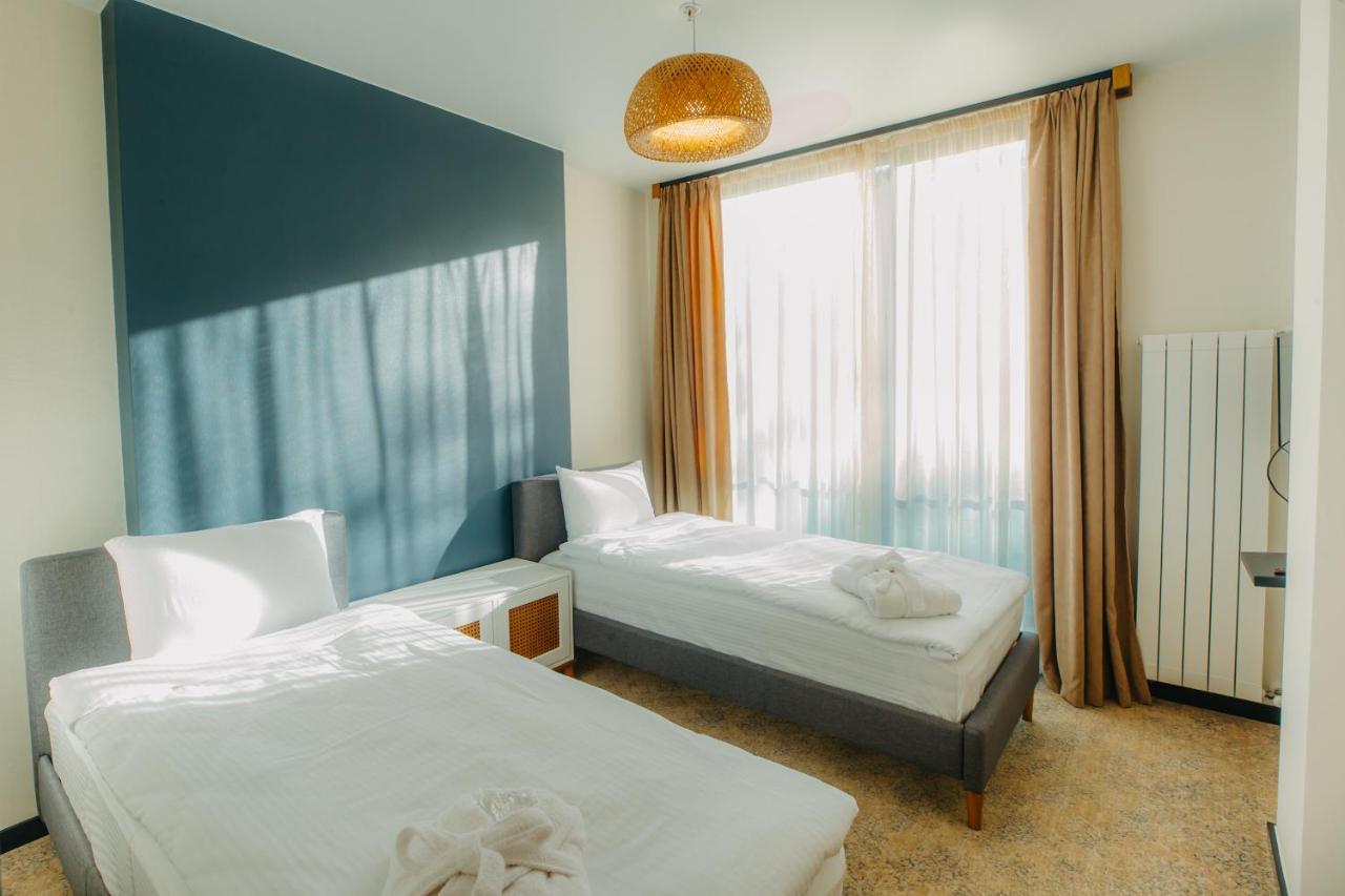 Capo Verde Hotel Batumi Bagian luar foto