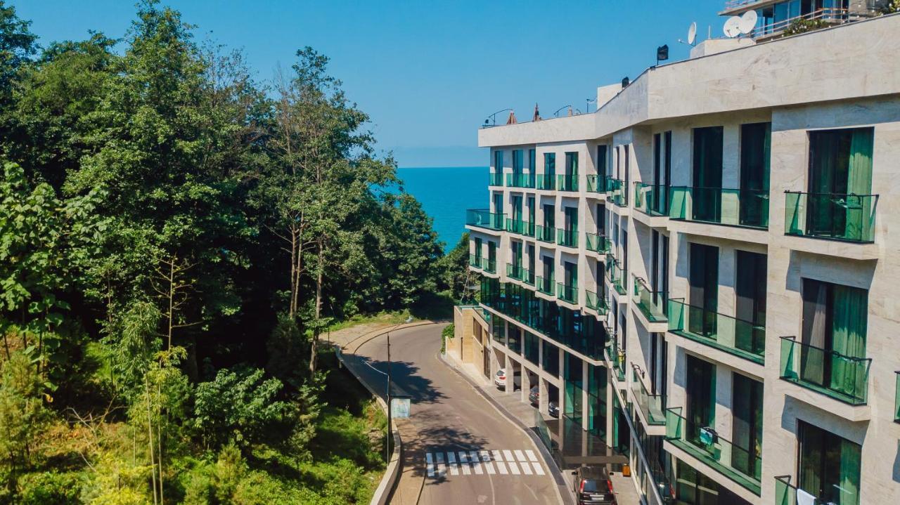 Capo Verde Hotel Batumi Bagian luar foto