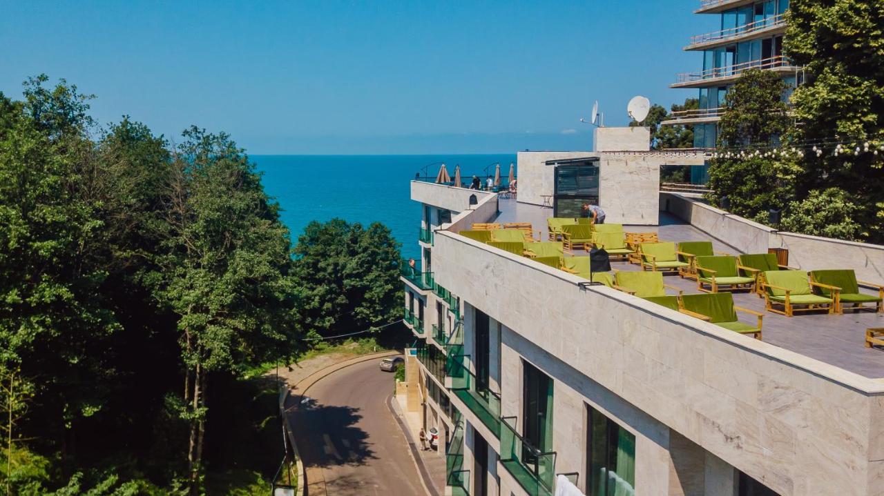 Capo Verde Hotel Batumi Bagian luar foto