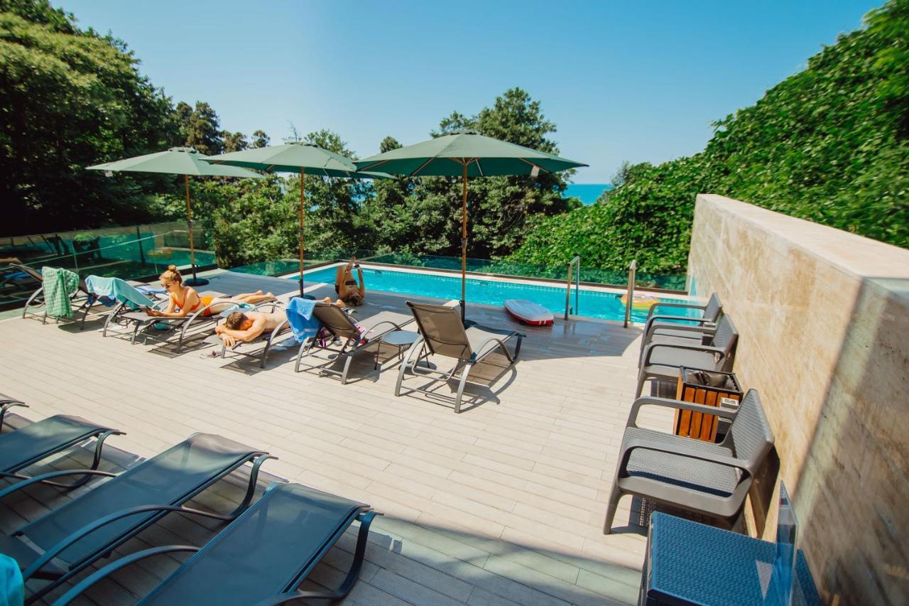 Capo Verde Hotel Batumi Bagian luar foto