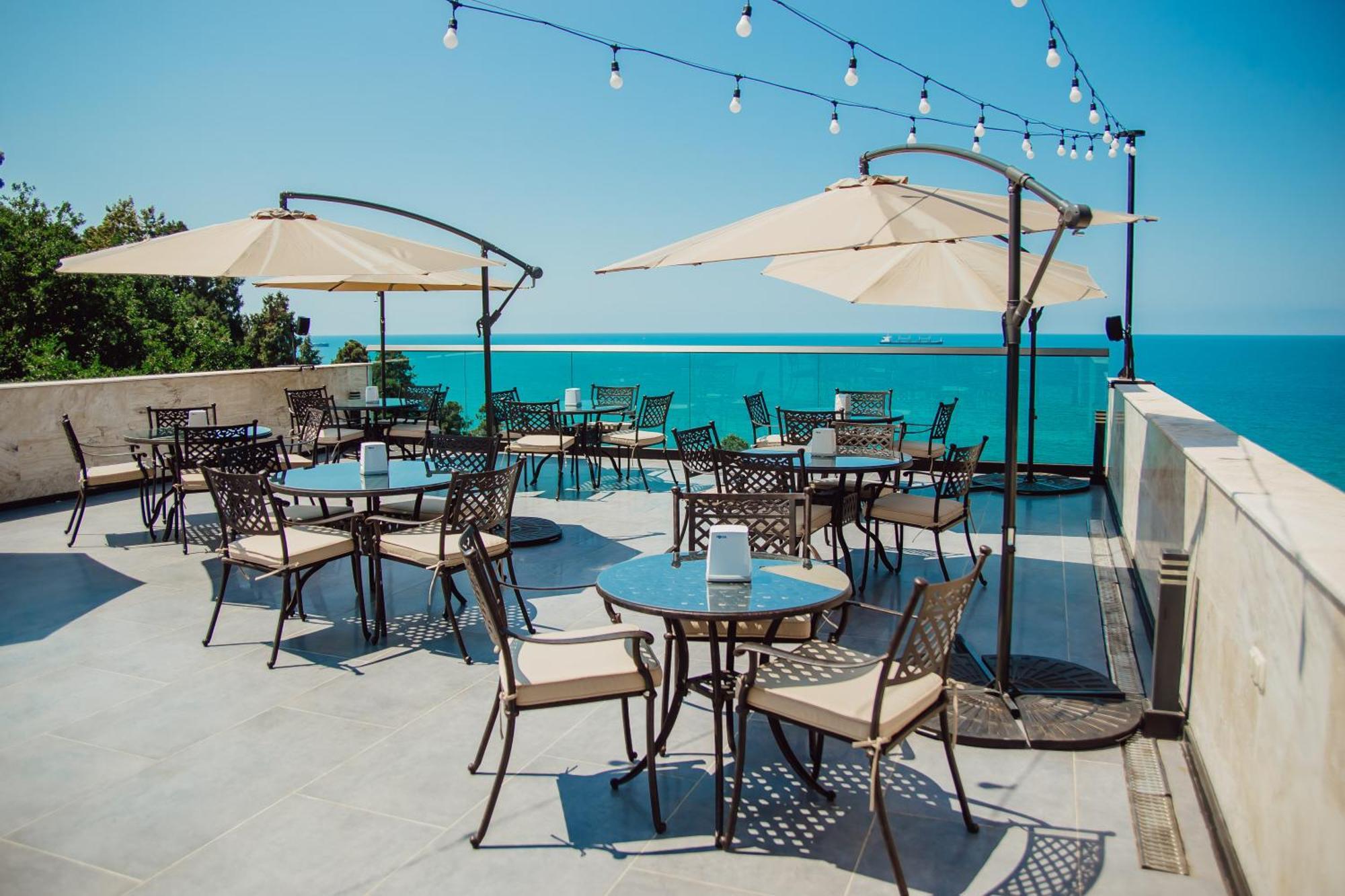 Capo Verde Hotel Batumi Bagian luar foto