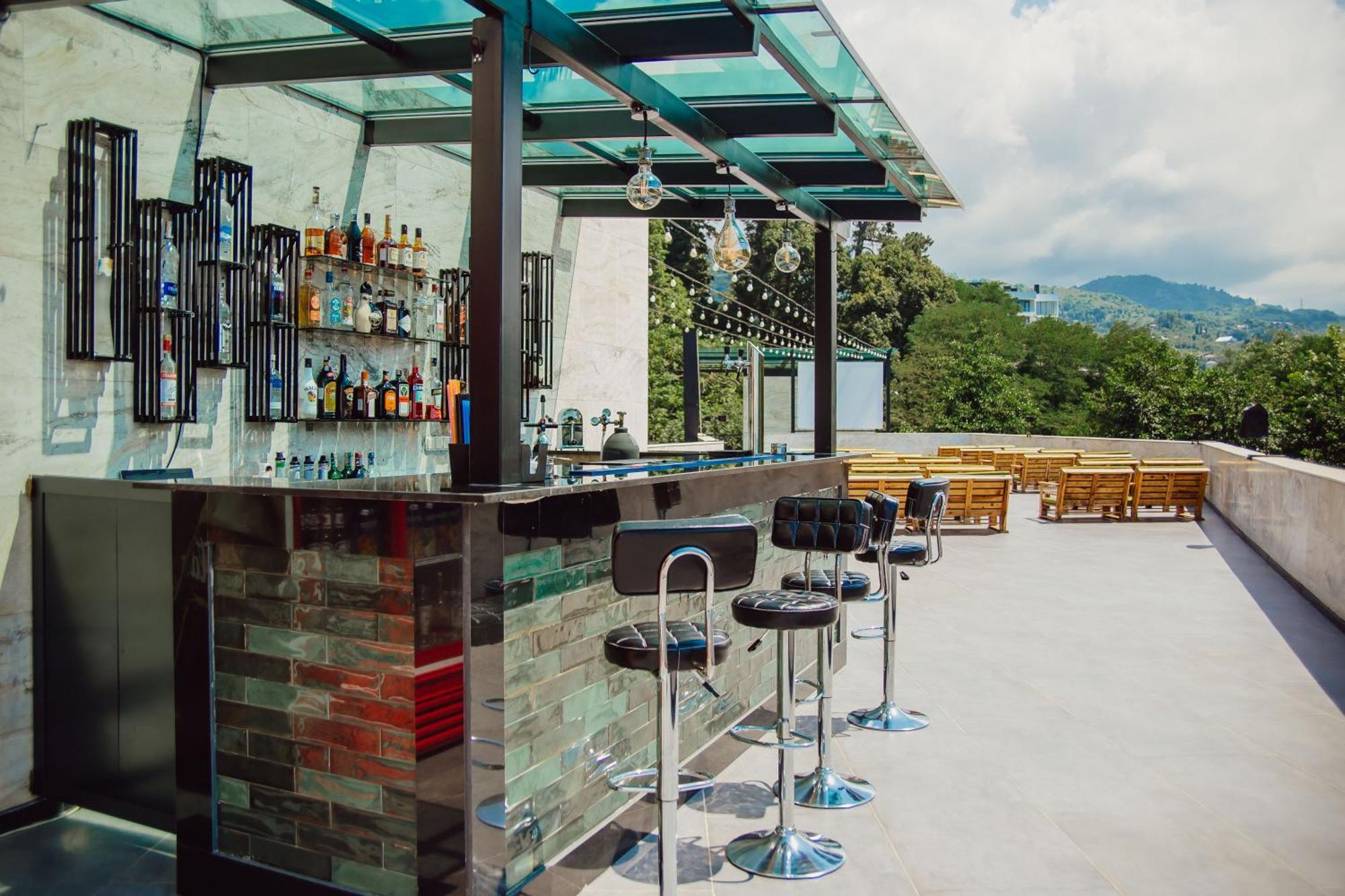 Capo Verde Hotel Batumi Bagian luar foto