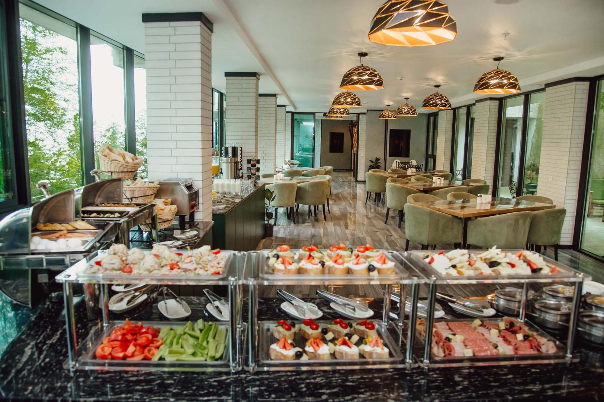 Capo Verde Hotel Batumi Bagian luar foto