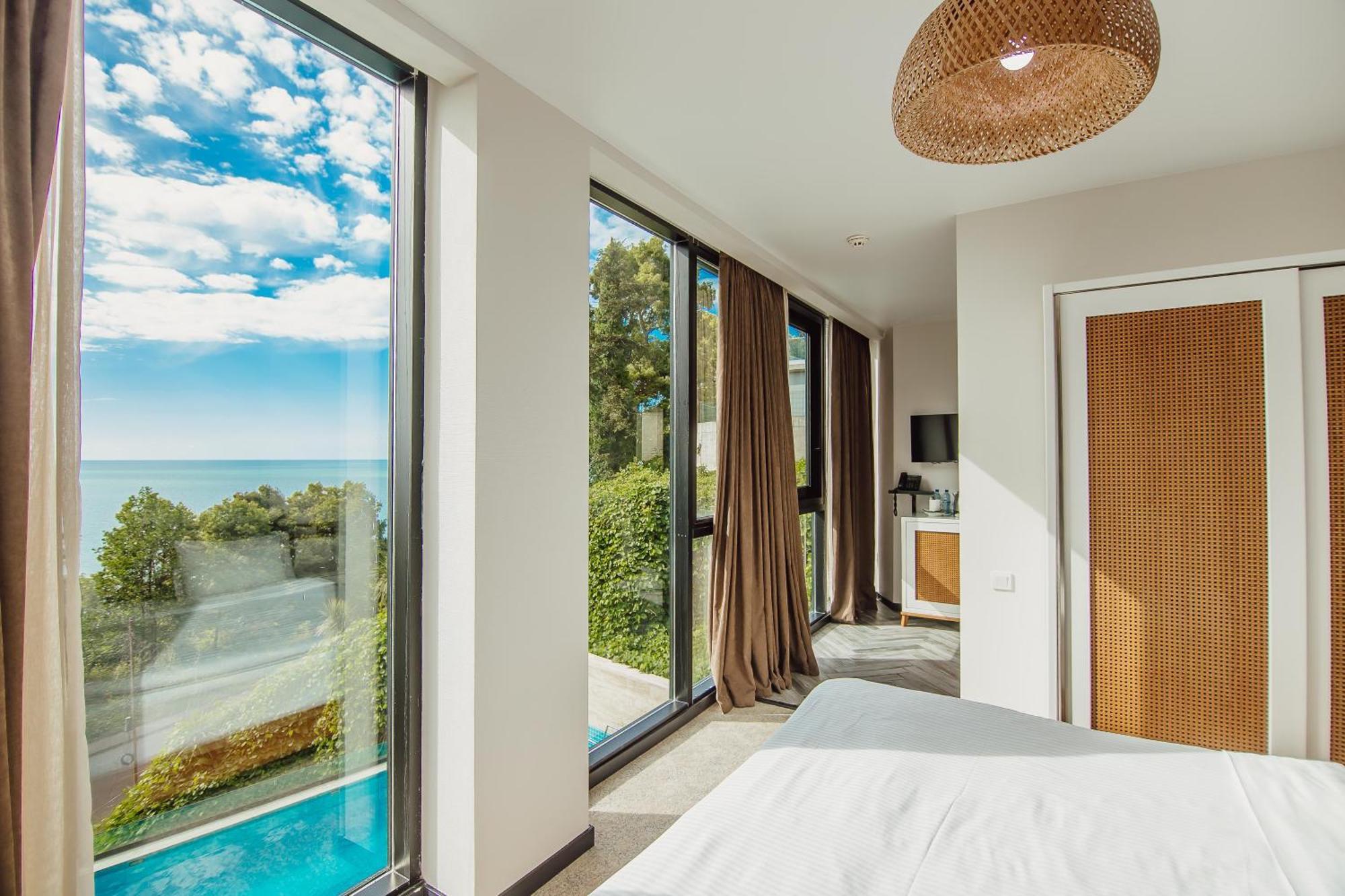 Capo Verde Hotel Batumi Bagian luar foto