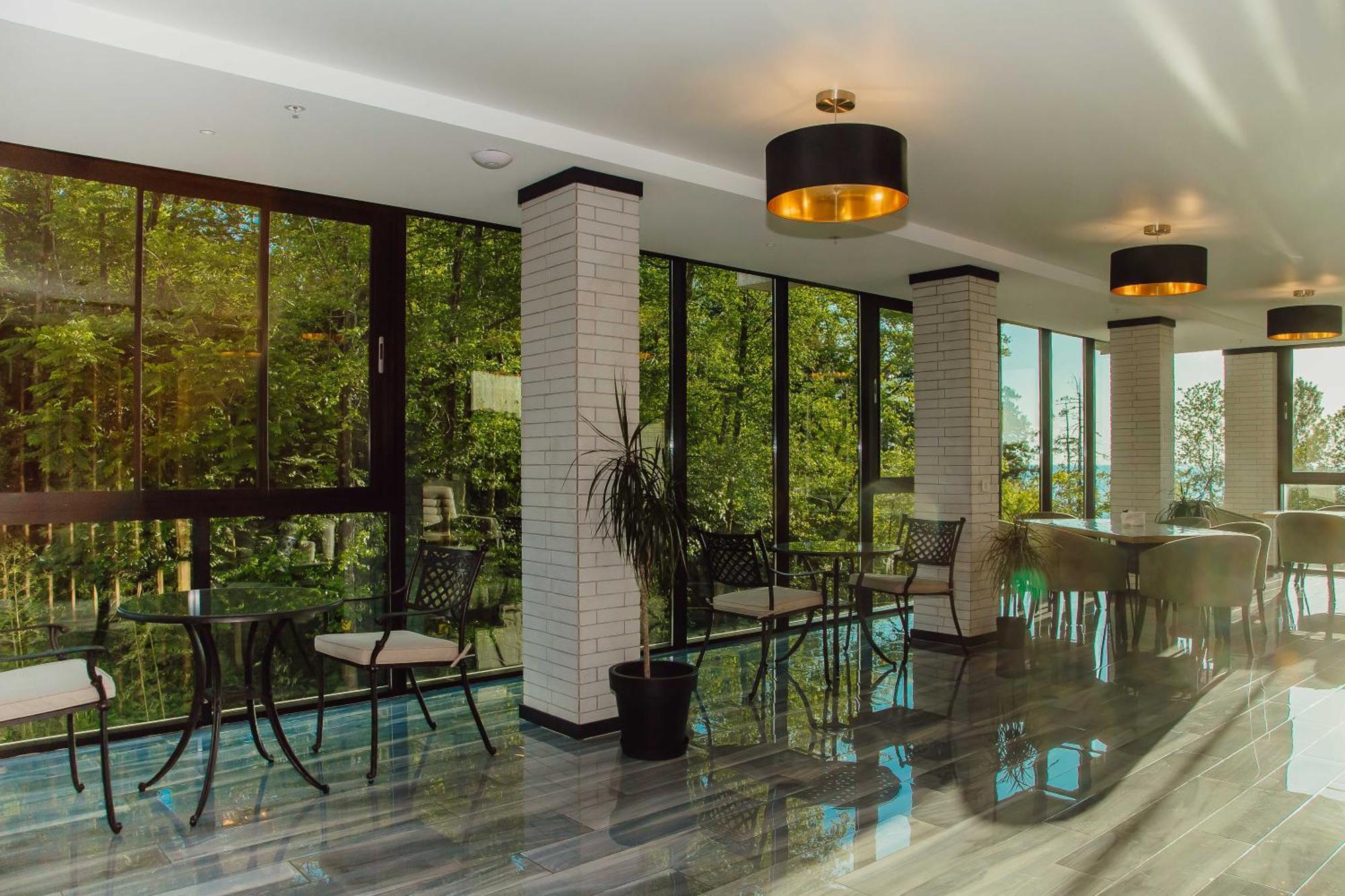 Capo Verde Hotel Batumi Bagian luar foto