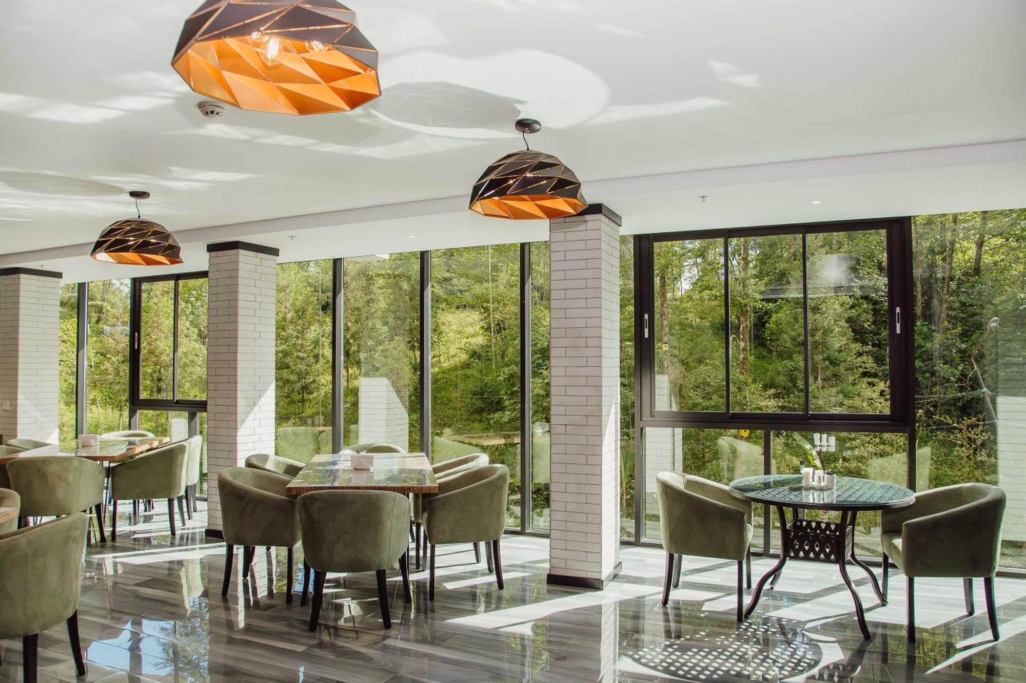 Capo Verde Hotel Batumi Bagian luar foto