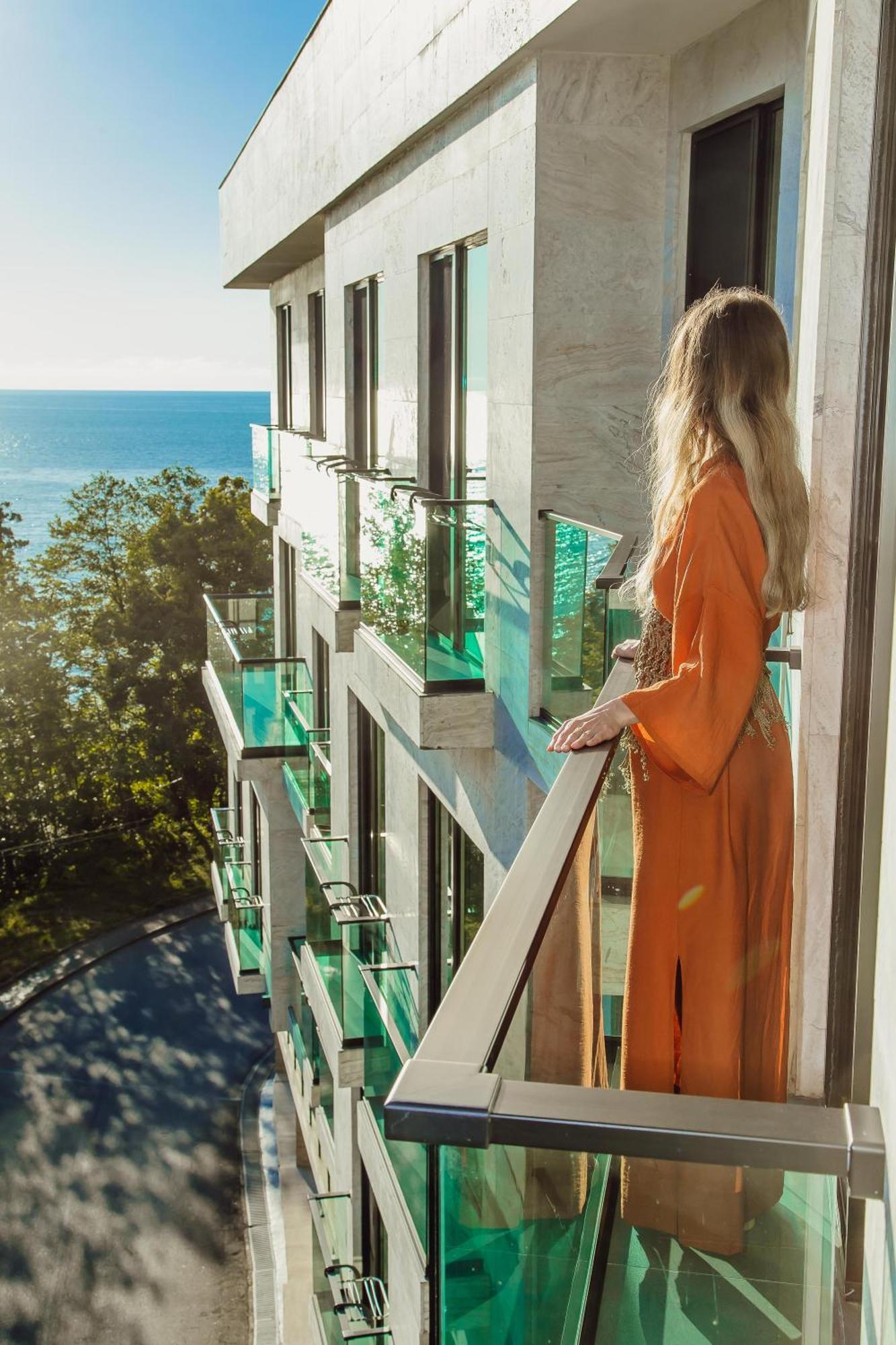 Capo Verde Hotel Batumi Bagian luar foto